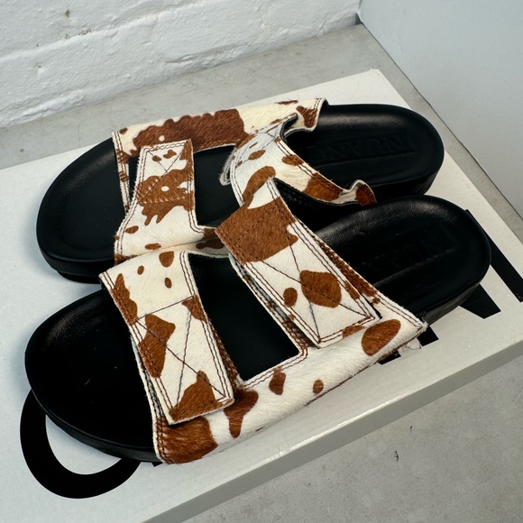 Nuance Cowhide Print Slides - Picture 15 of 15